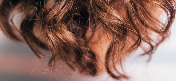 Känns håret torrt och livlöst? Läs våra 6 tips för frissigt hår!