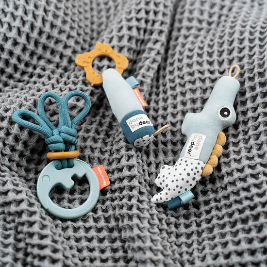 Done by Deer Done by Deer Tiny activity toys gift set Deer friends Blue