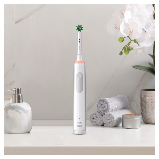 Oral-B Pro 3 3500 Vit Eltandborste 1 Resefodral Designed By Braun 1 Borsthuvud