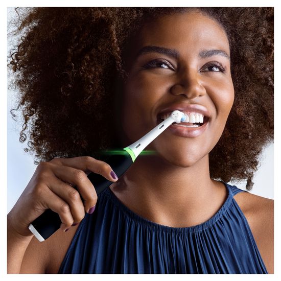 Oral-B iO 3 Duopack Svart och Blå Eltandborste 2 Tandborsthuvuden 1 Resefodral