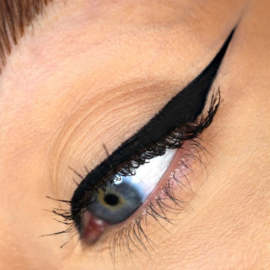 theBalm Schwing Black Liquid Eyeliner 1,7 ml