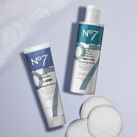 No7 Lift & Luminate Cleansing Exfoliator 100 ml