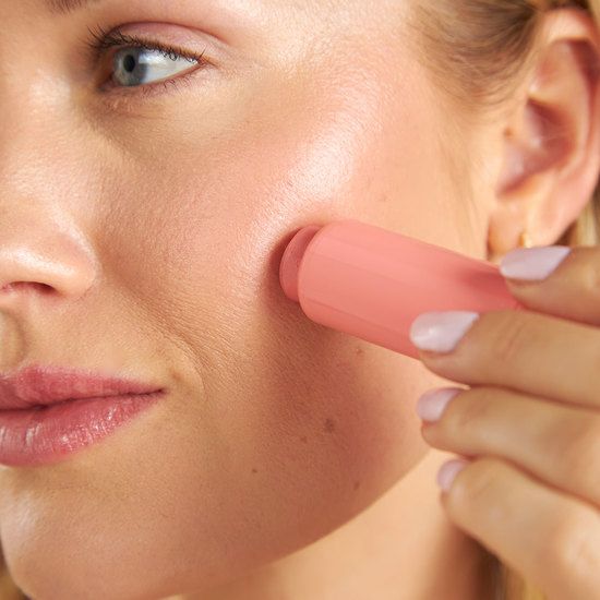 PÜR Silky Tint Creamy Multitasking Stick with Peptides Coral Cosmo 6 g