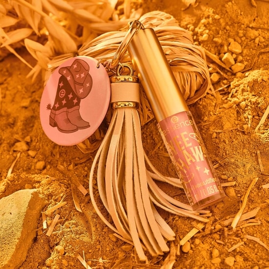 essence YEE HAW! Lip Beautifier Key Chain 01 Boots, Hat, Go! 1,5 ml