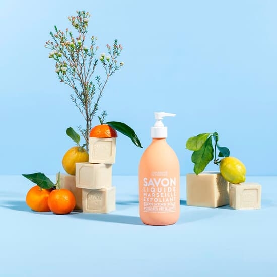 Compagnie De Provence Exfoliating Liquid Marseille Soap 495 ml