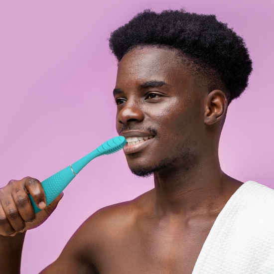 FOREO ISSA 4 Smile Sonic Toothbrush Summer Sky