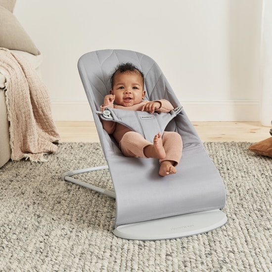 BabyBjörn Bouncer Bliss Petal Quilt Light Grey