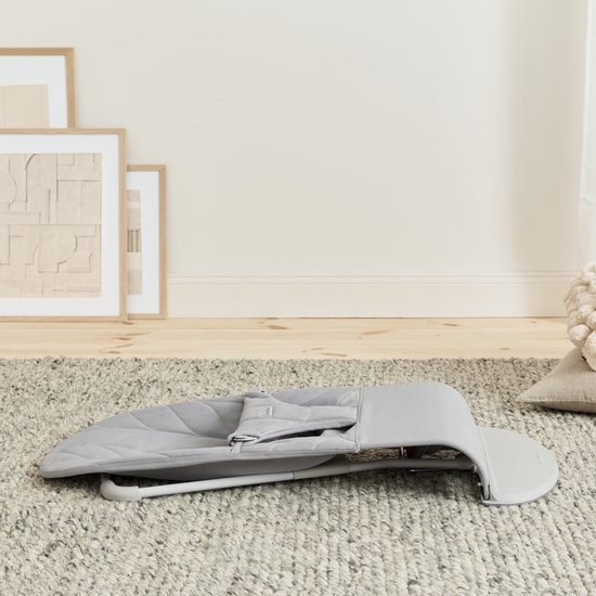 BabyBjörn Bouncer Bliss Petal Quilt Light Grey
