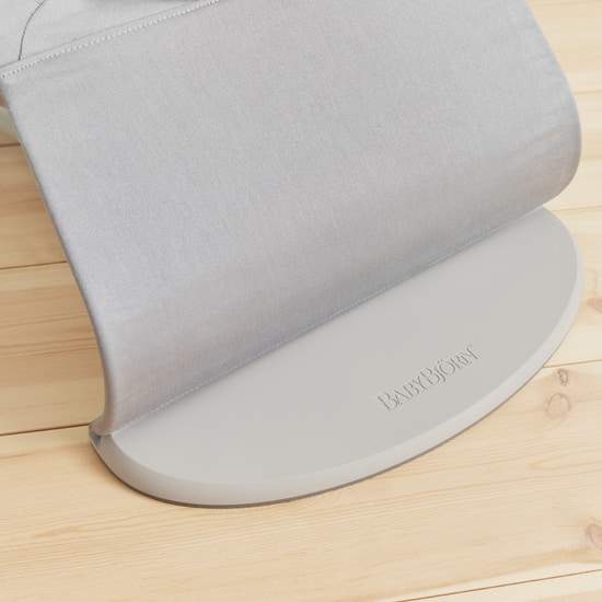 BabyBjörn Bouncer Bliss Petal Quilt Light Grey
