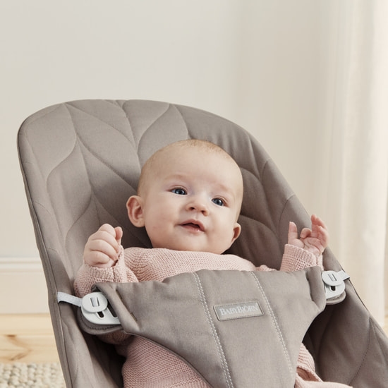BabyBjörn Bouncer Bliss Petal Quilt Sand Grey