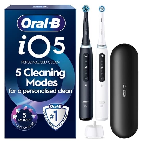 Oral-B iO 5 Eltandborstar Duo-pack Svart & Vit med Resefodral