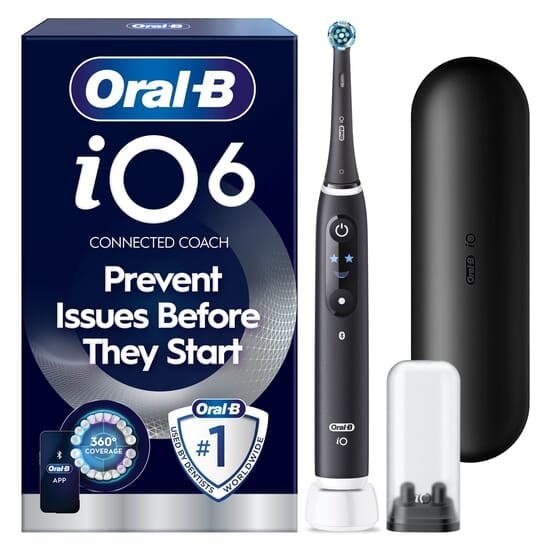 Oral-B iO 6 Eltandborste Svart med Resefodral och Borsthuvudshållare