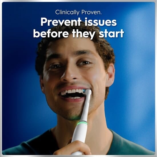 Oral-B iO 6 Eltandborste Vit med Resefodral och Borsthuvudshållare