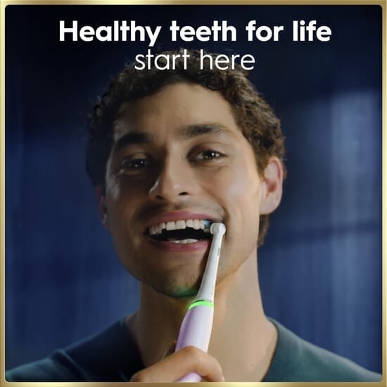 Oral-B iO 9 Eltandborste Rosa med tillbehör