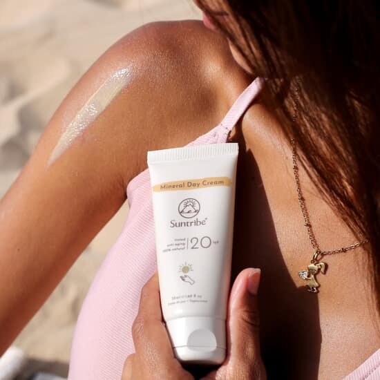 Suntribe Dagkräm med Naturliga Mineraler SPF20 Tonad 50 ml