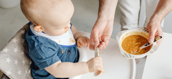 Guide till smakportioner för din bebis och matstart
