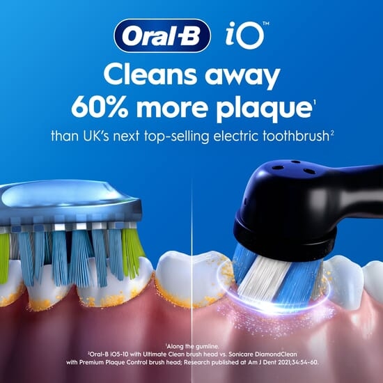 Oral-B iO2 Eltandborste Svart Giftset med 4 Tandborsthuvuden + Resefodral