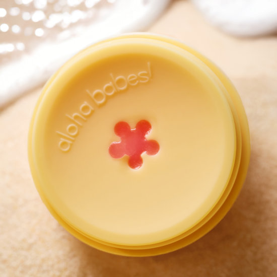 essence Aloha, Babes! Pout Lip Balm 01 Preppin' For Paradise 12,8 g
