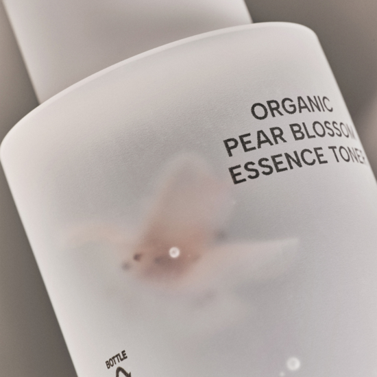 Whamisa Organic Pear Blossom Essence Toner 160 ml