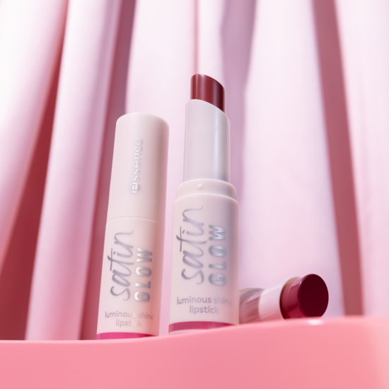 essence Satin Glow Luminous Shine Lipstick 01 3,5 g