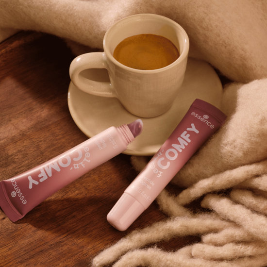 essence Feelin' Comfy Peptide Lipgloss 02 15 ml