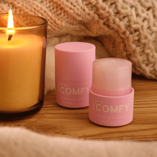 essence Feelin' Comfy Plumping Lip Glow 01 12 g