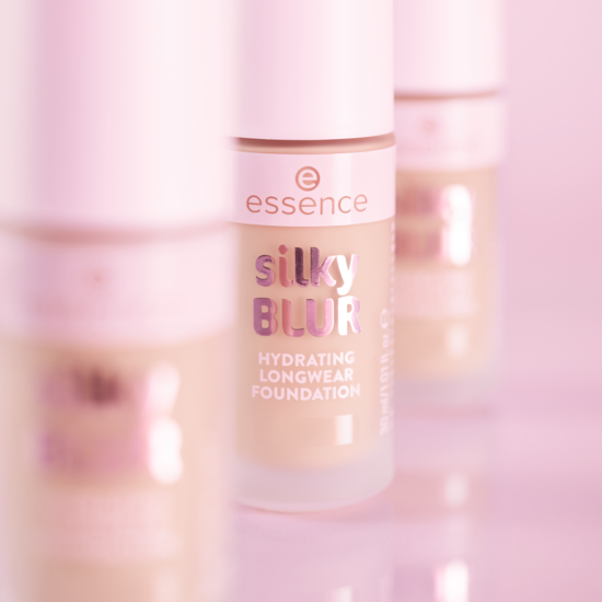 essence Silky Blur Hydrating Longwear Foundation 170