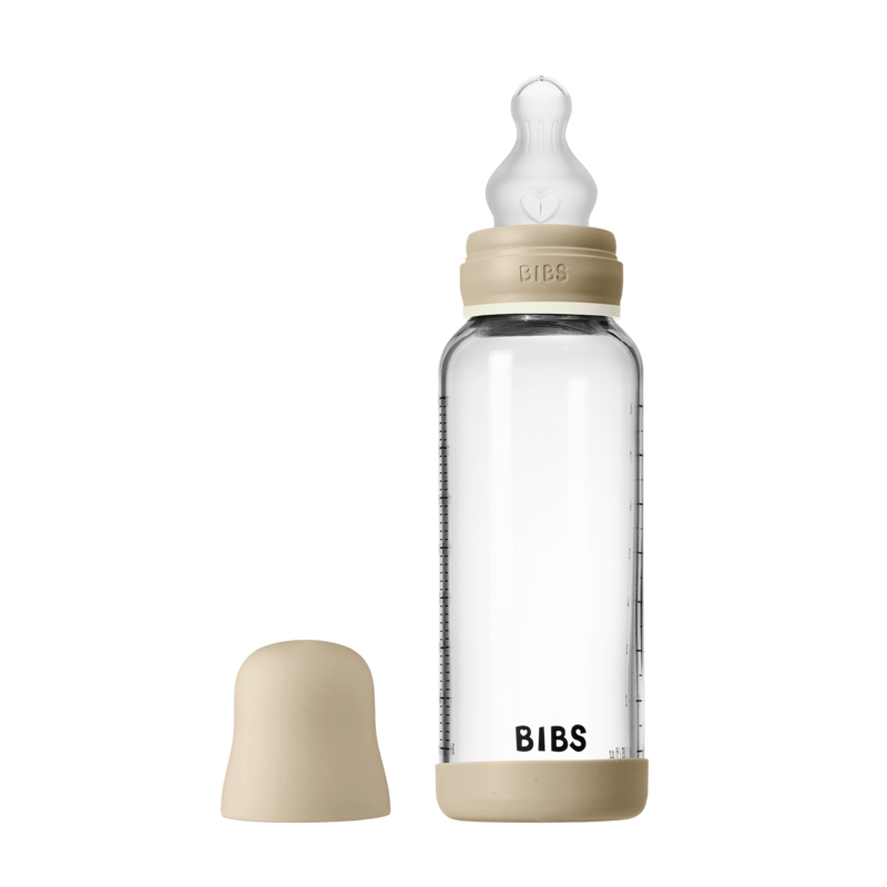 Köp 2 få 20% | BIBS Glass Baby Bottle Round Silicone Medium Flow Vanilla GLOW 240 ml