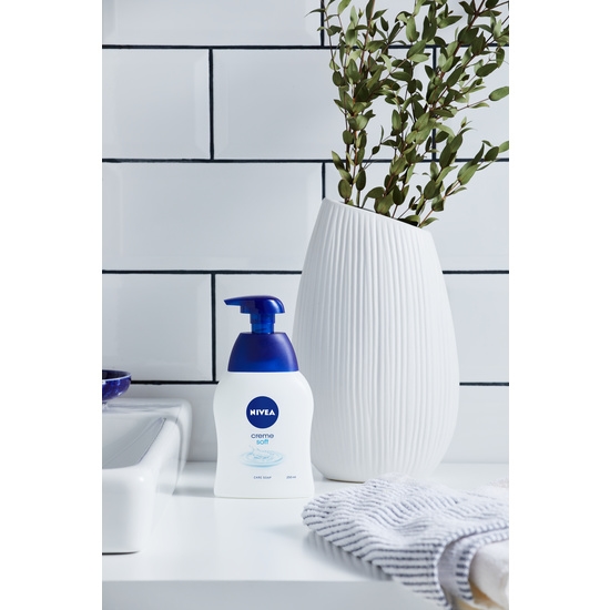 NIVEA Creme Soft Cream Soap 250 ml