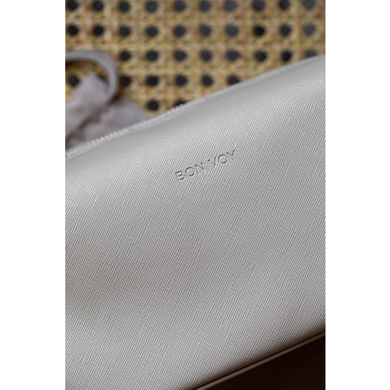 Bon Voy Weekend Bag Beige Medium
