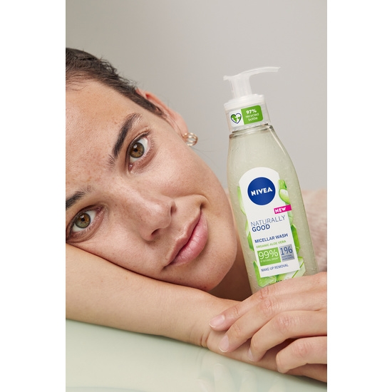 NIVEA Naturally Good Wash Gel 140 ml