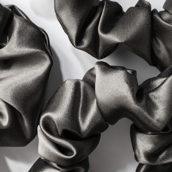 Cloud & Glow Silk Scrunchies Charcoal 4 cm 3-pack